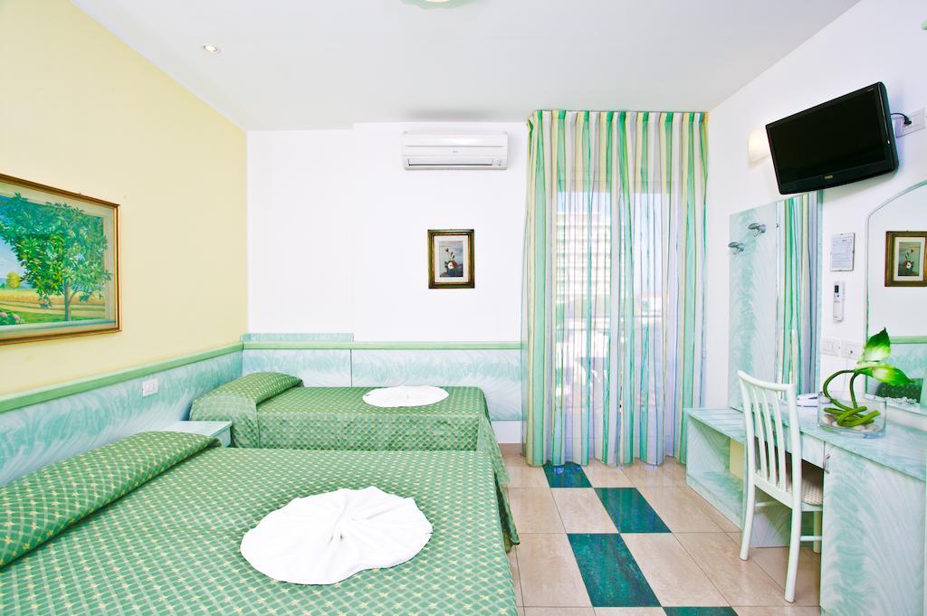 Hotel Amalfi Bellaria-Igea Marina Zimmer foto
